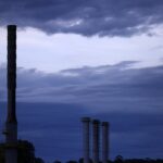 Para norte-americanos, gasolina continuará subindo após ataques ao Irã, diz pesquisa