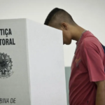 Confiança da indústria recua e mantém 21 meses de pessimismo